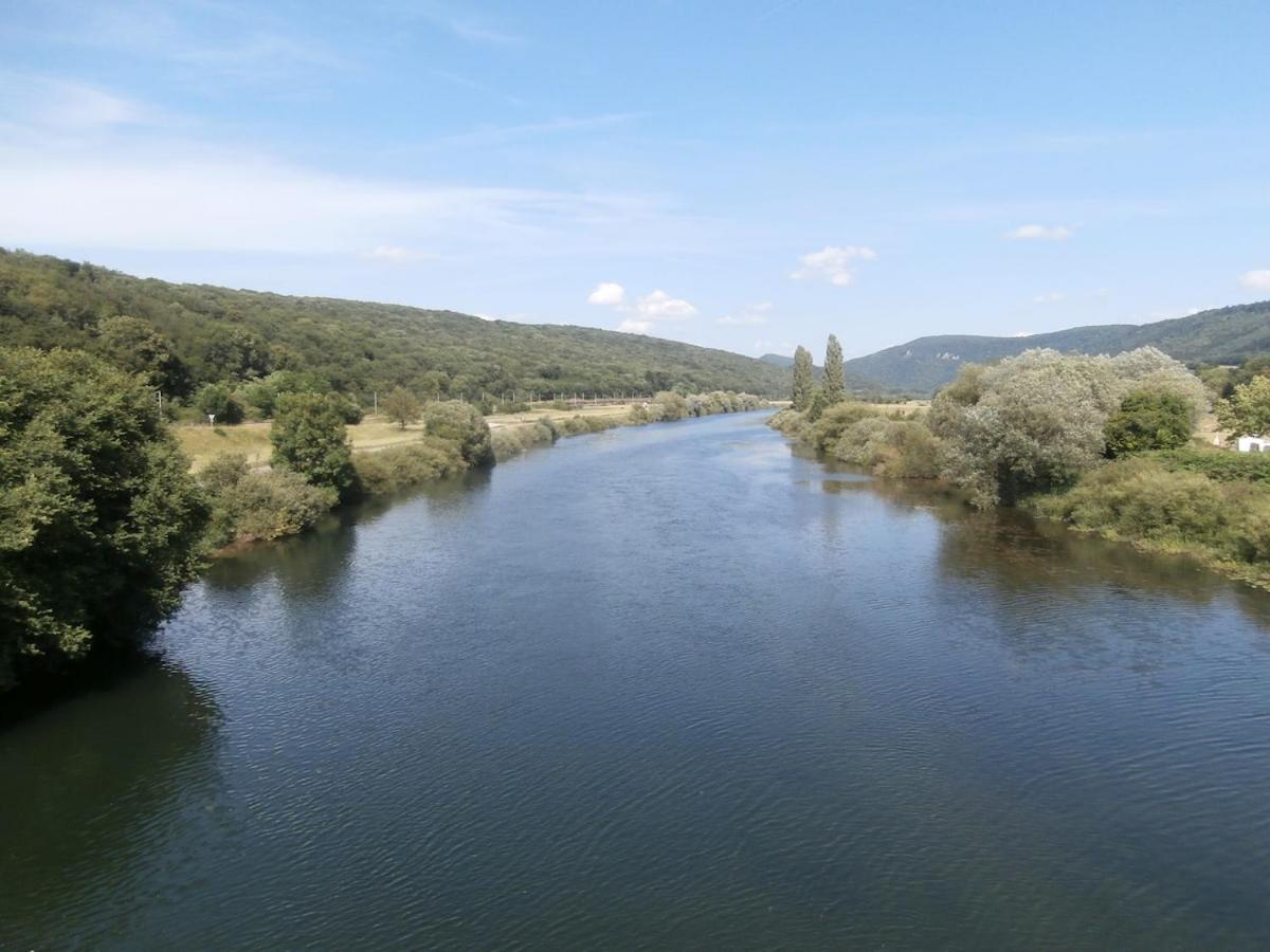 Gite 3 Etoiles "Entre Sources Et Riviere" Besancon Vaire-le-Grand エクステリア 写真